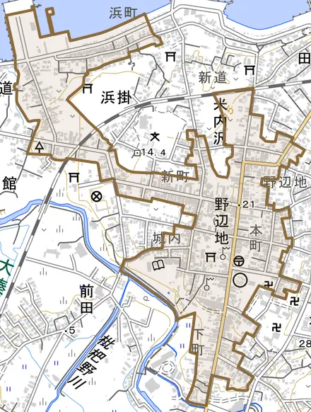 字野辺地とその周辺の地図。町の範囲を重ねている