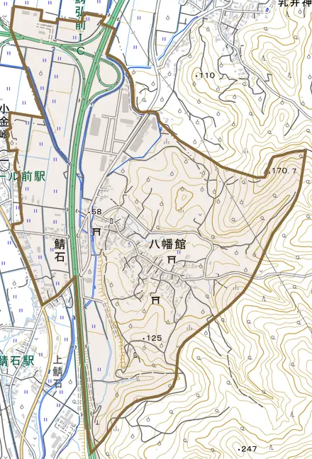 大字八幡館とその周辺の地図。町の範囲を重ねている