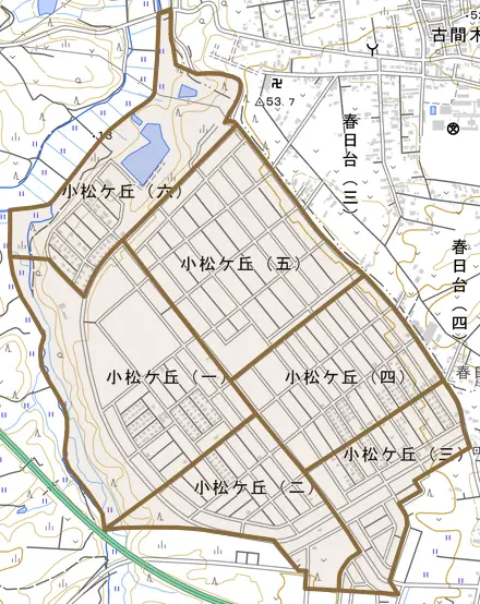 小松ケ丘とその周辺の地図。町の範囲を重ねている