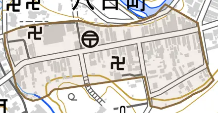 大字八日町とその周辺の地図。町の範囲を重ねている