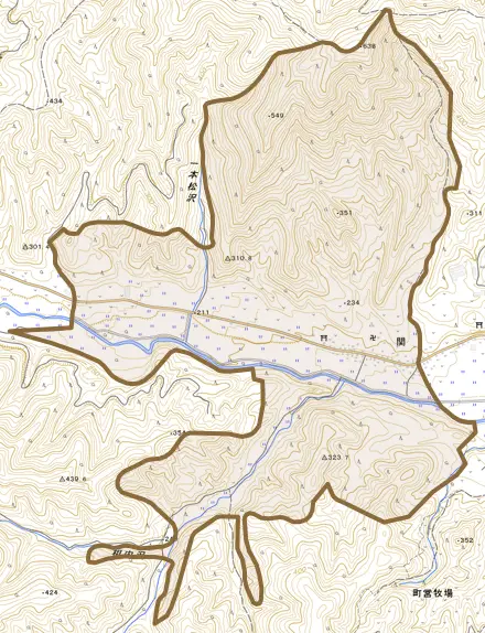 大字関とその周辺の地図。町の範囲を重ねている