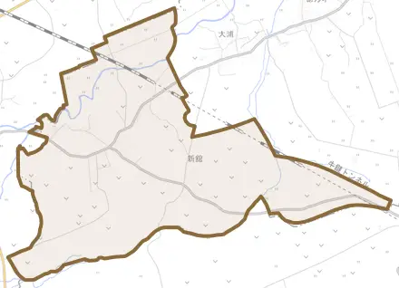 大字新舘とその周辺の地図。町の範囲を重ねている