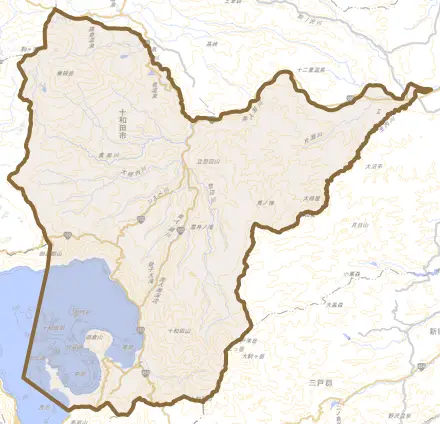 大字奥瀬とその周辺の地図。町の範囲を重ねている