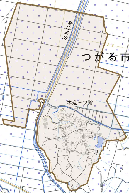 木造三ツ館とその周辺の地図。町の範囲を重ねている