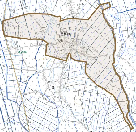 大字胡桃舘とその周辺の地図。町の範囲を重ねている