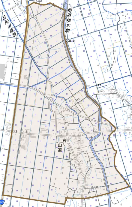 大字山道とその周辺の地図。町の範囲を重ねている
