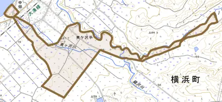 夷ケ沢平とその周辺の地図。町の範囲を重ねている
