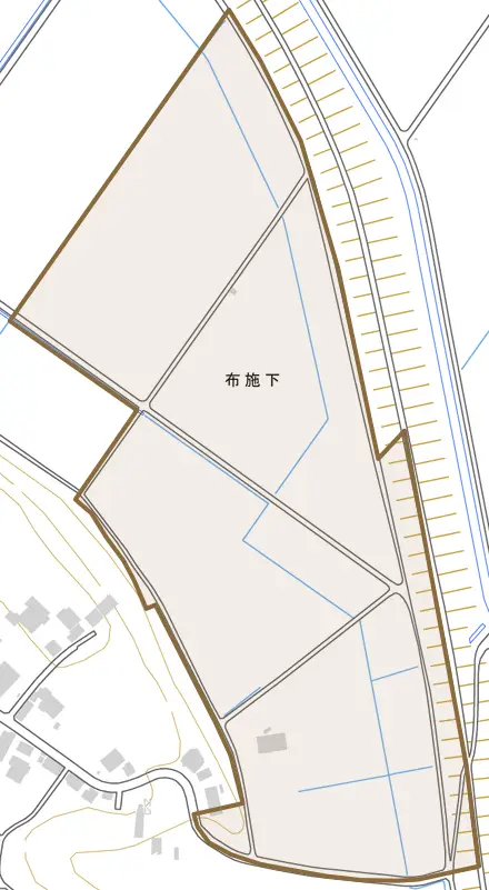 布施下とその周辺の地図。町の範囲を重ねている