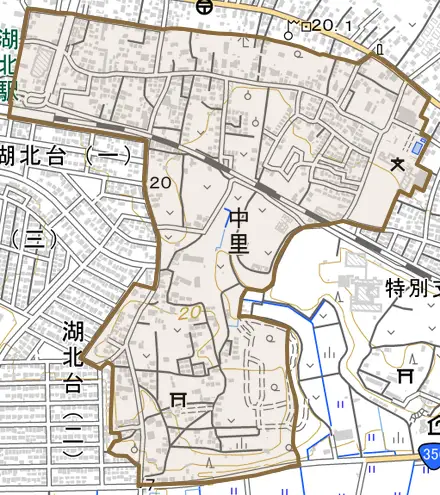 中里とその周辺の地図。町の範囲を重ねている