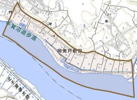 岡発戸新田とその周辺の地図。町の範囲を重ねている