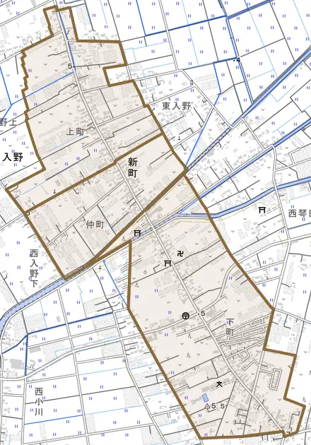 新町とその周辺の地図。町の範囲を重ねている