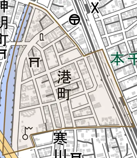 港町とその周辺の地図。町の範囲を重ねている