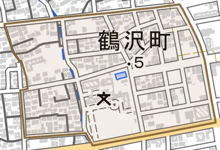 鶴沢町とその周辺の地図。町の範囲を重ねている