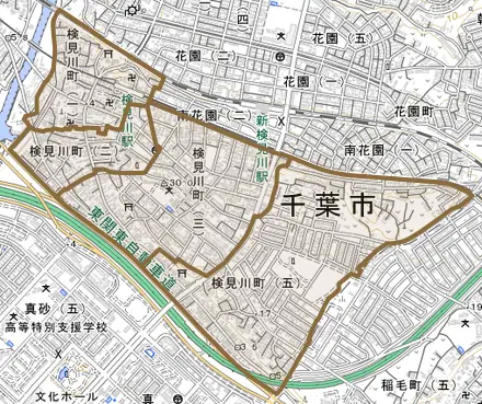 検見川町とその周辺の地図。町の範囲を重ねている