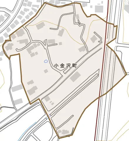 小金沢町とその周辺の地図。町の範囲を重ねている