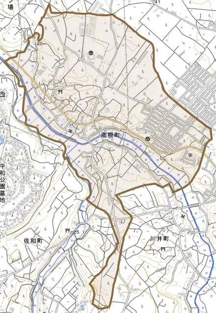 高根町とその周辺の地図。町の範囲を重ねている