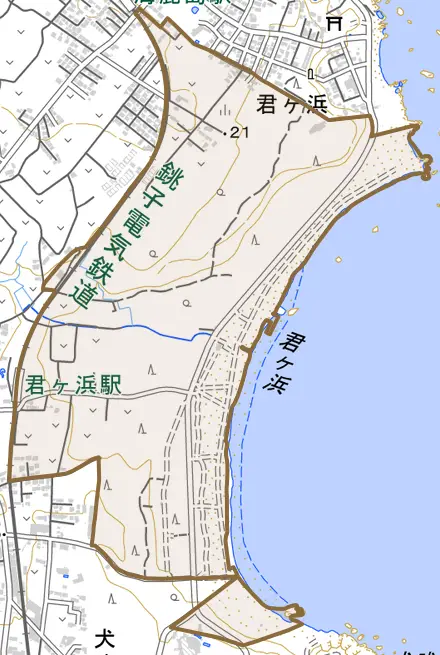 君ケ浜とその周辺の地図。町の範囲を重ねている