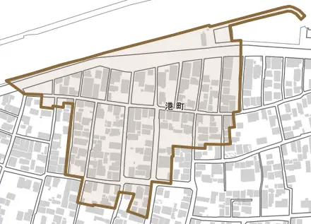 港町とその周辺の地図。町の範囲を重ねている
