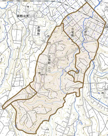 三宅町とその周辺の地図。町の範囲を重ねている