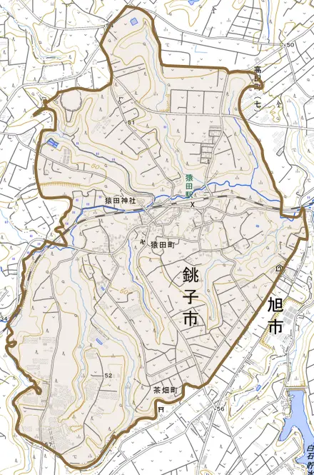 猿田町とその周辺の地図。町の範囲を重ねている