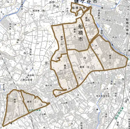 藤原とその周辺の地図。町の範囲を重ねている