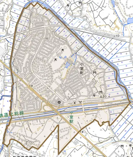 小室町とその周辺の地図。町の範囲を重ねている