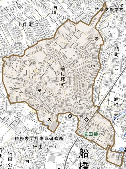 前貝塚町とその周辺の地図。町の範囲を重ねている