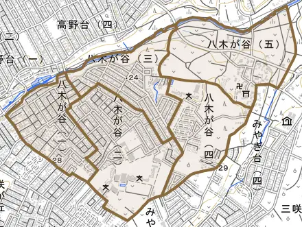 八木が谷とその周辺の地図。町の範囲を重ねている