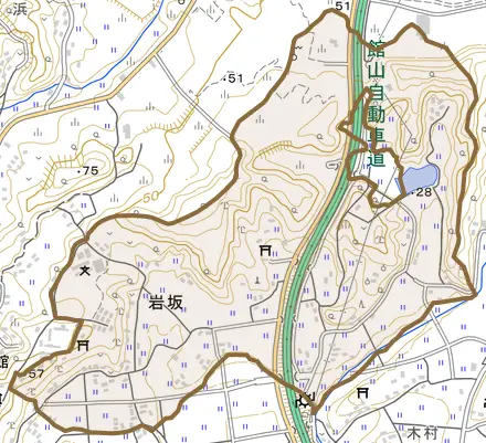 岩坂とその周辺の地図。町の範囲を重ねている