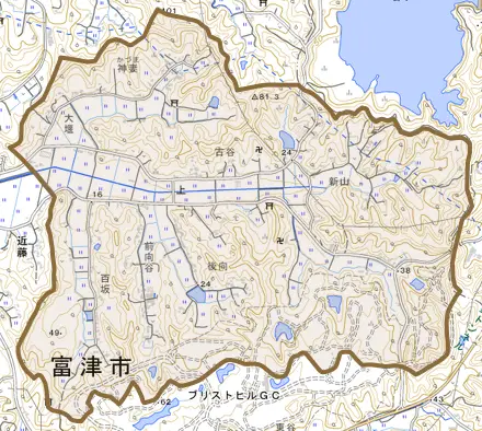 上とその周辺の地図。町の範囲を重ねている