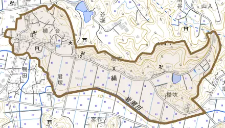 絹とその周辺の地図。町の範囲を重ねている