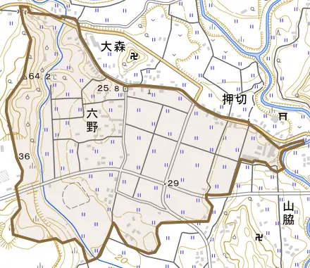 六野とその周辺の地図。町の範囲を重ねている