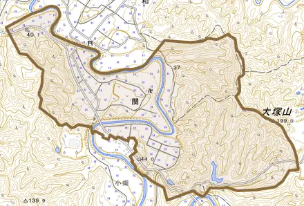 関とその周辺の地図。町の範囲を重ねている