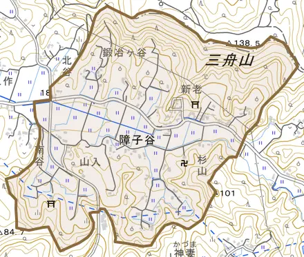障子谷とその周辺の地図。町の範囲を重ねている