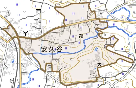安久谷とその周辺の地図。町の範囲を重ねている