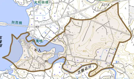 不入とその周辺の地図。町の範囲を重ねている