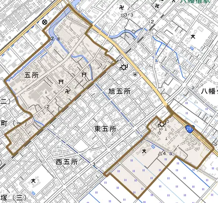 五所とその周辺の地図。町の範囲を重ねている