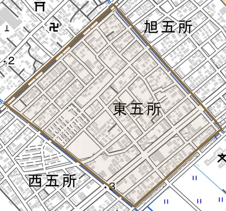 東五所とその周辺の地図。町の範囲を重ねている