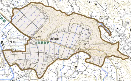 池和田とその周辺の地図。町の範囲を重ねている