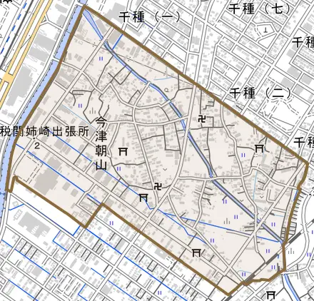 今津朝山とその周辺の地図。町の範囲を重ねている