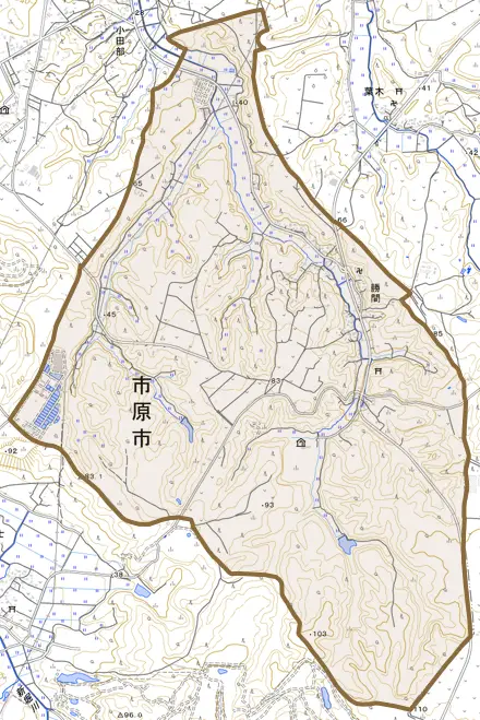 勝間とその周辺の地図。町の範囲を重ねている