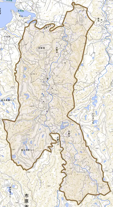 古敷谷とその周辺の地図。町の範囲を重ねている