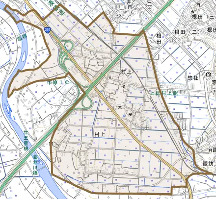村上とその周辺の地図。町の範囲を重ねている