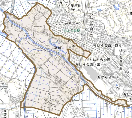 草刈とその周辺の地図。町の範囲を重ねている