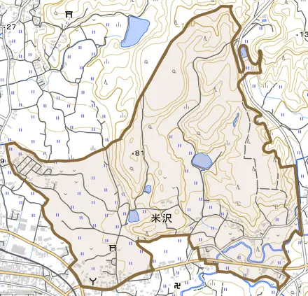 米沢とその周辺の地図。町の範囲を重ねている