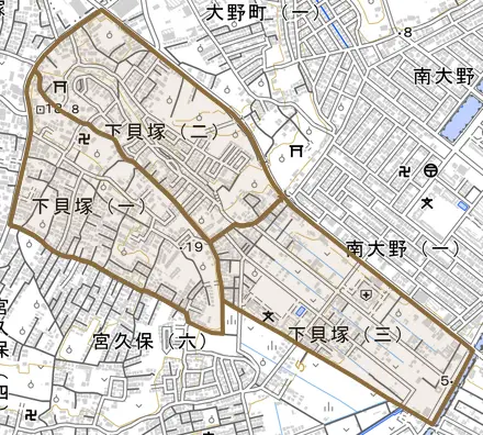 下貝塚とその周辺の地図。町の範囲を重ねている