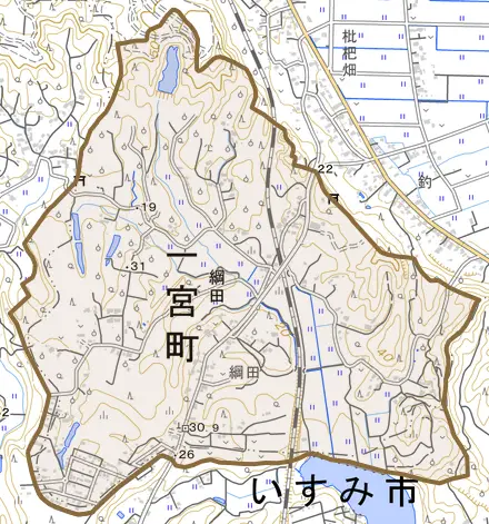 綱田とその周辺の地図。町の範囲を重ねている