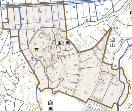 鹿黒とその周辺の地図。町の範囲を重ねている