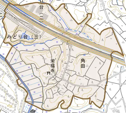 角田とその周辺の地図。町の範囲を重ねている