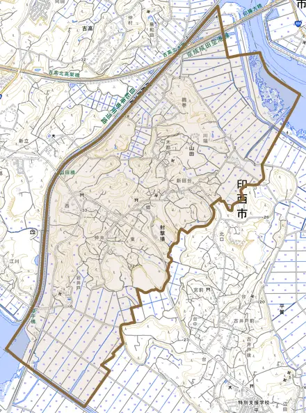 山田とその周辺の地図。町の範囲を重ねている